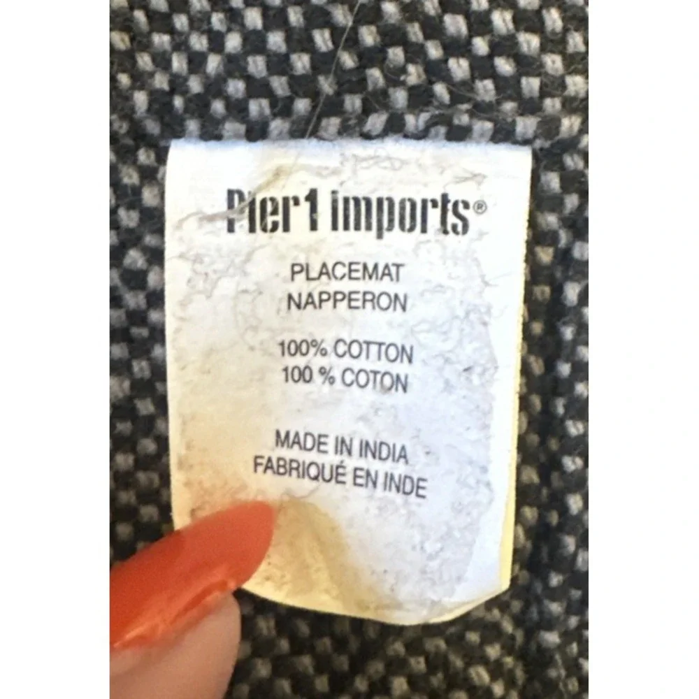 Pier 1 Imports Set of 6 100% Cotton Placemats 13x18‎ Dk Gray/White Made in India